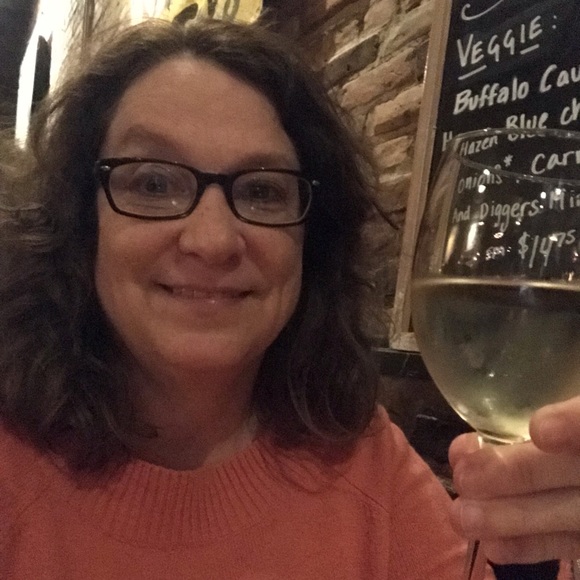 Meet your Posher, Laura - Picture 7 of 7